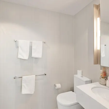 Qw Riverside Luxe By Independent Host *
