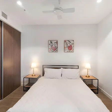 Qw Riverside Luxe By Independent Host *