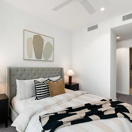 Qw Riverside Luxe By Independent Host *