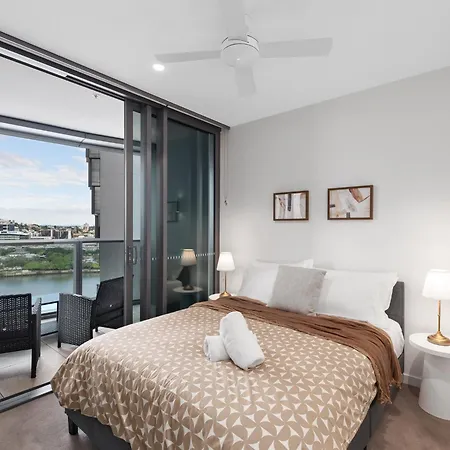 Apartment Qw Riverside Luxe By Independent Host
