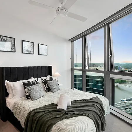 Qw Riverside Luxe By Independent Host
