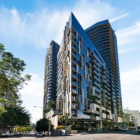 Apartment Floor To Ceiling River& Mountain View Location *