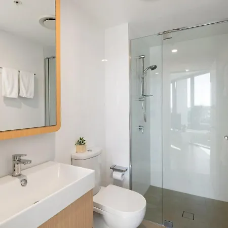 Apartment Floor To Ceiling River& Mountain View Location