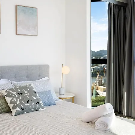 Apartment Floor To Ceiling River& Mountain View Location