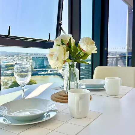 Floor To Ceiling River& Mountain View Location Apartment