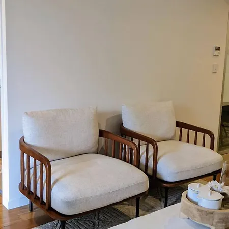 Located Within Walking Distance Of Great Breweries And Restaurants Apartment