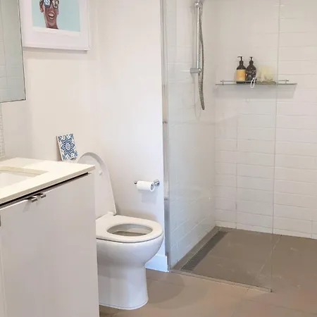 Located Within Walking Distance Of Great Breweries And Restaurants Brisbane