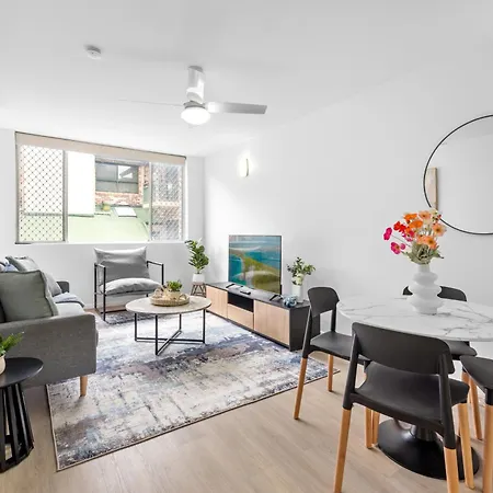 Sunny 1br Near Hospital, Qut & Cbd With Parking! * Brisbane