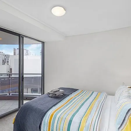 Apartment Inner-city Vibes! 2bed/1bath/1car/pool/balcony~cbd Brisbane