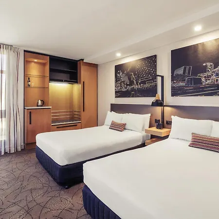 Mercure King George Square Hotel 4*