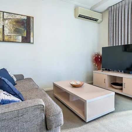 Skyline Viewpoint Escape Parking - Pool - Gym Apartment *