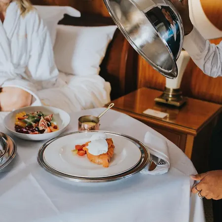 Hotel Treasury 5*