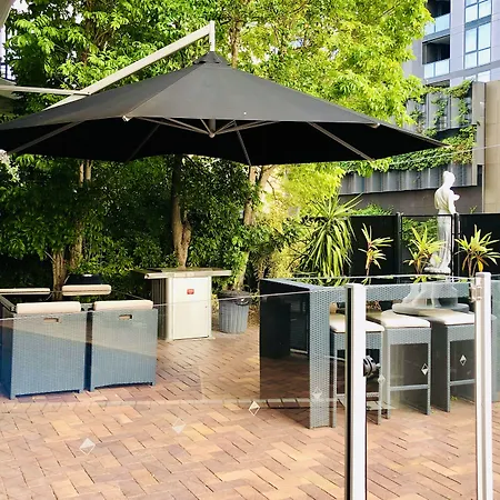 Hillcrest Aparthotel 4*
