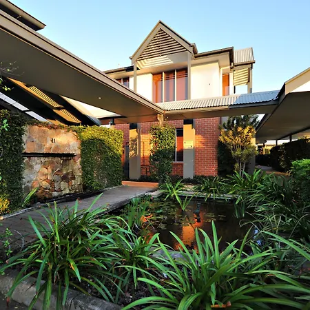 Comfort & Northgate Airport 4*