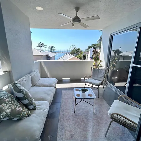 Apartment Location, Location, Location - Private *
