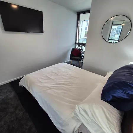 Homestay Private Bedroom & Bathroom In An Amazing Shared Brisbane