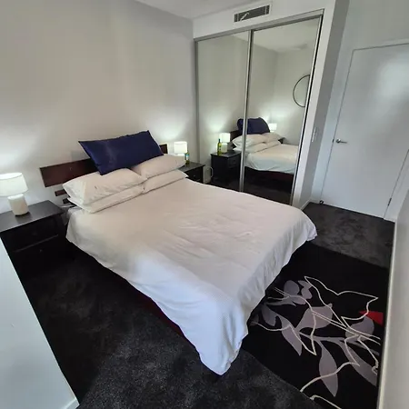 Homestay Private Bedroom & Bathroom In An Amazing Shared