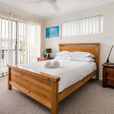 Apartment Bayside Breeze Seaside Serenity Brisbane