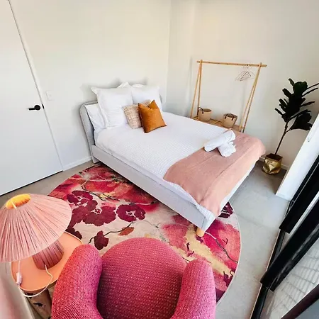 Apartment Premium 3br Floor With Parking, Ev Friendly & Views *