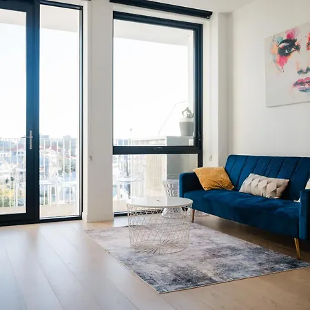 Bright Cbd 2 Bedroom Resort-style Escape * Brisbane