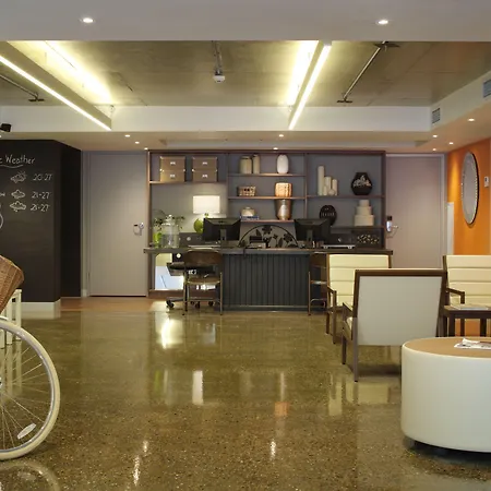 Aparthotel Punthill Spring Hill 5*