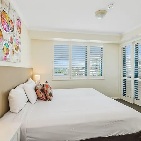 Aparthotel Dockside 4*