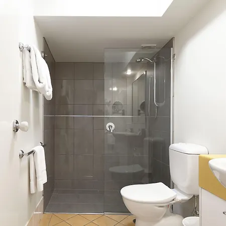 West End Aparthotel
