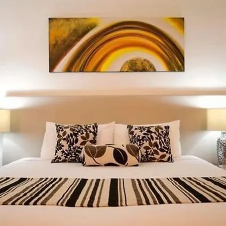 Cosmo 4* Brisbane