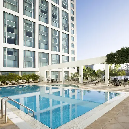 Stamford Plaza 5*