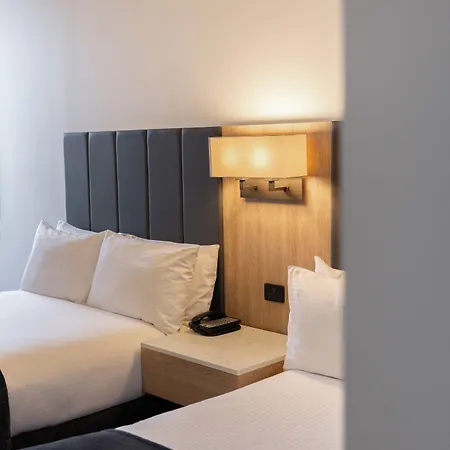 Hotel Grand Chancellor 5*