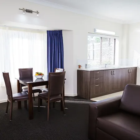 Quality Robertson Gardens 4*