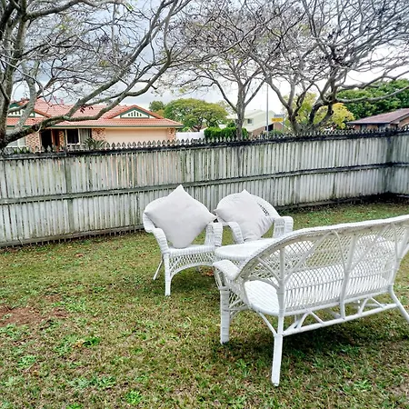 3mins Walk To Shopping Centre&city Bus, Airport Guest house