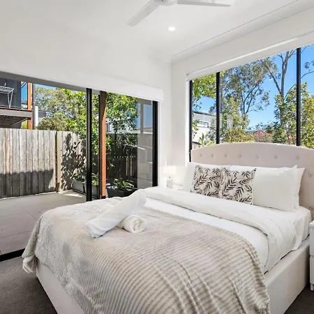 Holiday home Sunhaven Escape Three Storey Comfort For Families Brisbane