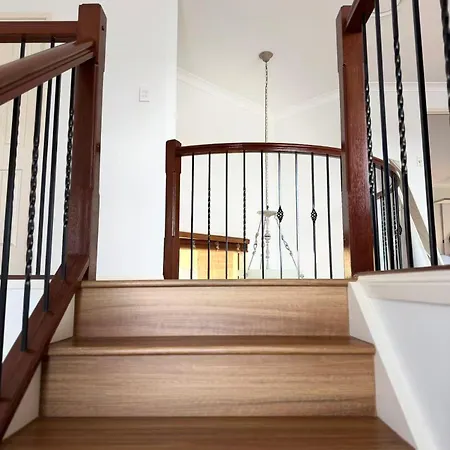 Villa Spacious Family Retreat With Pool In Carindale