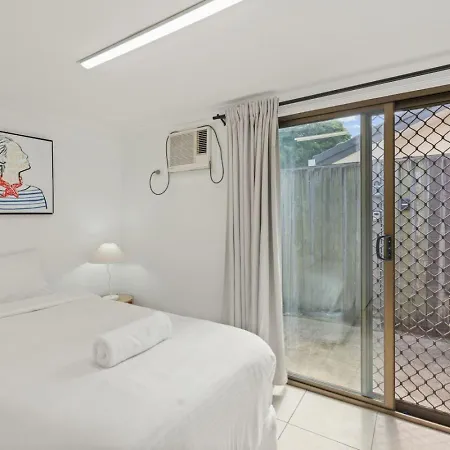 Urban Comfort Cozy And Convenient With A Shared Pool Holiday home Brisbane