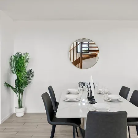 Sunhaven Escape Three Storey Comfort For Families Holiday home *