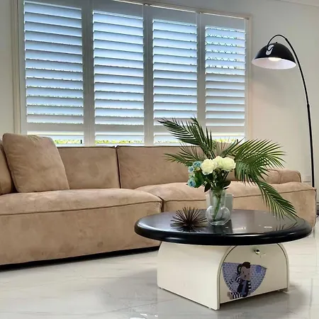 Villa Spacious Family Retreat With Pool In Carindale Brisbane