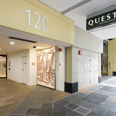 Aparthotel Quest River Park