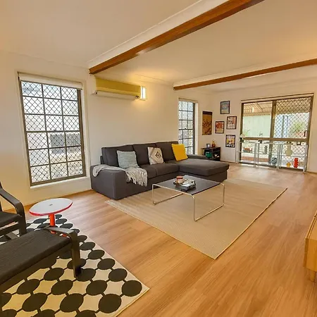 Vintage Soul - Spacious 5br Family Retreat In Macgregor