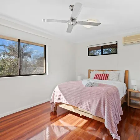 Holiday home Sunny 4br With Pool In Prime Location *