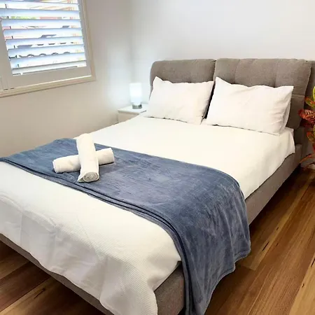 Spacious Family Retreat With Pool In Carindale
