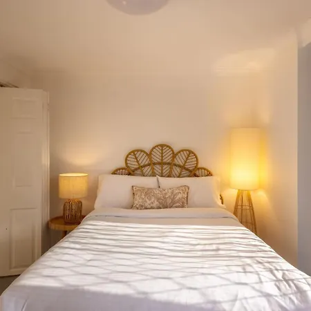 Tropical Tranquility Spacious Family Leafy Oasis Holiday home Brisbane