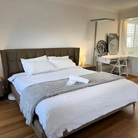 Villa Spacious Family Retreat With Pool In Carindale
