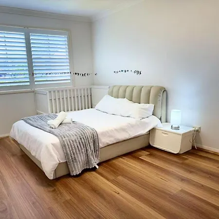 Spacious Family Retreat With Pool In Carindale * Brisbane