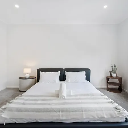 Cassa Aura Place - Modern 4br Homes Holiday home *