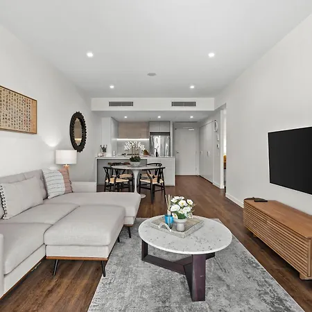 Stunning And River Views With Parking *