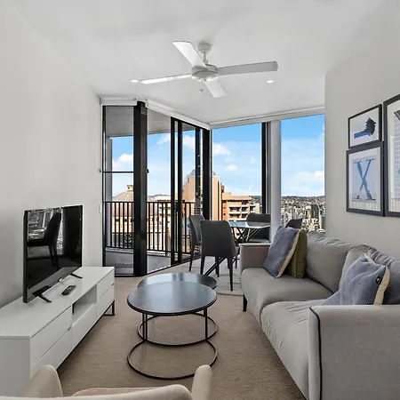 Center 1br With Views, Parking And 5 Star Rooftop Pool Apartment Brisbane