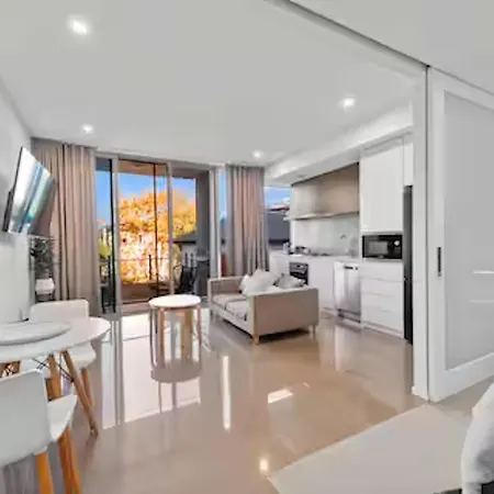 Apartment South 1br W-parking Wi-fi Dining *