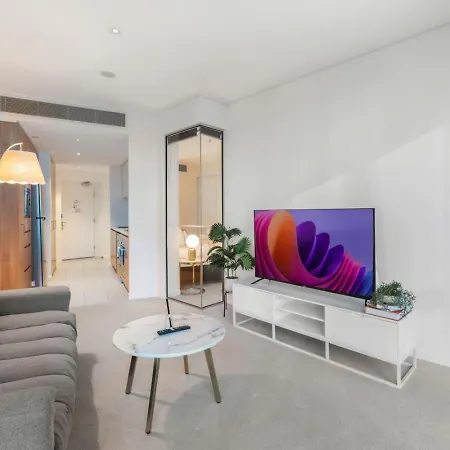 Apartment Sky Tower Elegance Balcony Gym Pool And Cbd Access Brisbane