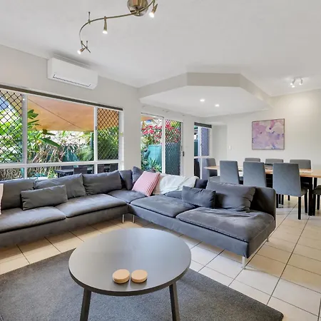 Tranquil 3-bed Unit With Lush Garden Views Apartment Brisbane